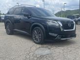 Photo of 2022 Black Nissan Pathfinder