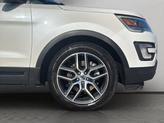Thumbnail of 2017 White Platinum Metallic Tri-Coat Ford Explorer