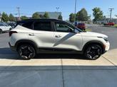Thumbnail of 2024 Clear White/Black Roof Kia Seltos