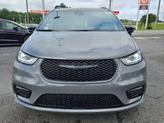 Thumbnail of 2025 Ceramic Gray Clearcoat Chrysler Pacifica