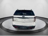 Thumbnail of 2015 White Platinum Clearcoat Metallic Ford Explorer
