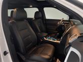 Thumbnail of 2015 White Platinum Clearcoat Metallic Ford Explorer