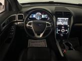 Thumbnail of 2015 White Platinum Clearcoat Metallic Ford Explorer