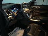 Thumbnail of 2015 White Platinum Clearcoat Metallic Ford Explorer