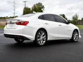 Thumbnail of 2017 Iridescent Pearl Tricoat Chevrolet Malibu
