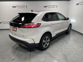 Thumbnail of 2022 White Ford Edge