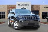 Photo of 2022 Diamond Black Crystal Pearlcoat Jeep Grand Cherokee