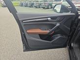 Thumbnail of 2020 Mythos Black Metallic Audi Q5