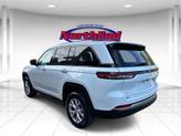 Thumbnail of 2022 Bright White Clearcoat Jeep Grand Cherokee