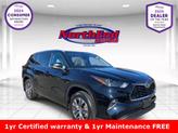 Photo of 2022 Midnight Black Metallic Toyota Highlander Hybrid