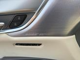 Thumbnail of 2025 Argent Silver Metallic Cadillac XT5