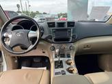 Thumbnail of 2013 Blizzard Pearl Toyota Highlander