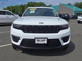 Thumbnail of 2023 Bright White Clearcoat Jeep Grand Cherokee