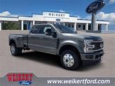 Photo of 2025 Carbonized Gray Metallic Ford F-450