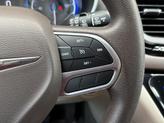 Thumbnail of 2017 Bright White Clearcoat Chrysler Pacifica