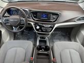 Thumbnail of 2017 Bright White Clearcoat Chrysler Pacifica