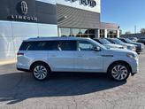 Thumbnail of 2022 CERAMIC PEARL Lincoln Navigator