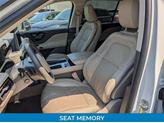 Thumbnail of 2022 Pristine White Metallic Tri-Coat Lincoln Aviator