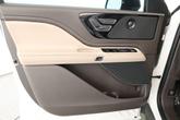 Thumbnail of 2020 Pristine White Metallic Tri-Coat Lincoln Aviator