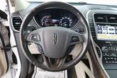 Thumbnail of 2016 White Platinum Tri-Coat Lincoln MKX