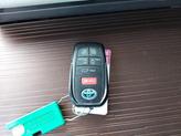 Thumbnail of 2021 Blizzard Pearl Toyota Sienna