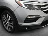 Thumbnail of 2017 Lunar Silver Metallic Honda Pilot