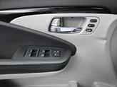 Thumbnail of 2017 Lunar Silver Metallic Honda Pilot
