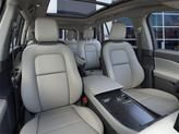 Thumbnail of 2025 Crystal White Metallic Lincoln Aviator