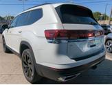 Thumbnail of 2026 opal white pearl Volkswagen Atlas