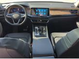 Thumbnail of 2026 opal white pearl Volkswagen Atlas