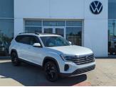 Thumbnail of 2026 opal white pearl Volkswagen Atlas