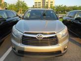 Thumbnail of 2016 Creme Brulee Toyota Highlander
