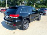 Thumbnail of 2017 Diamond Black Crystal Pearlcoat Jeep Grand Cherokee