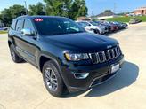 Thumbnail of 2017 Diamond Black Crystal Pearlcoat Jeep Grand Cherokee