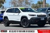 Photo of 2019 Bright White Clearcoat Jeep Cherokee