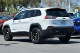 Thumbnail of 2019 Bright White Clearcoat Jeep Cherokee