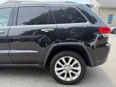 Thumbnail of 2017 Diamond Black Crystal Pearlcoat Jeep Grand Cherokee