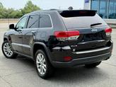 Thumbnail of 2017 Diamond Black Crystal Pearlcoat Jeep Grand Cherokee