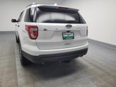 Thumbnail of 2016 Oxford White Ford Explorer