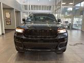 Thumbnail of 2025 Diamond Black Crystal Pearlcoat Jeep Grand Cherokee L