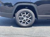 Thumbnail of 2025 Diamond Black Jeep Grand Cherokee L