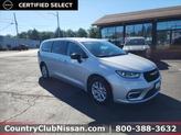 Photo of 2024 Silver Mist Clearcoat Chrysler Pacifica