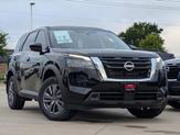 Photo of 2025 Super Black Nissan Pathfinder