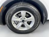 Thumbnail of 2023 Glacial White Pearl Kia Sorento