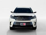 Thumbnail of 2019 Blizzard Pearl Toyota Highlander