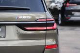 Thumbnail of 2026 Manhattan Green Metallic BMW X7
