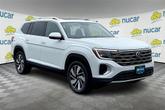 Photo of 2025 Opal White Pearl Effect Volkswagen Atlas