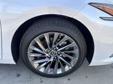 Thumbnail of 2025 Eminent White Pearl Lexus ES 300h