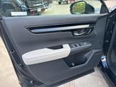 Thumbnail of 2025 sparkle silver metallic Honda CR-V