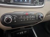 Thumbnail of 2019 White Kia Sorento